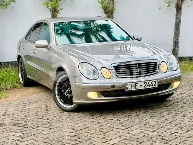 Mercedes-Benz E240