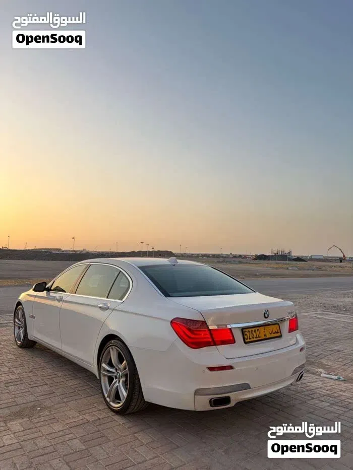 BMW 7 Series 2012 photo 4