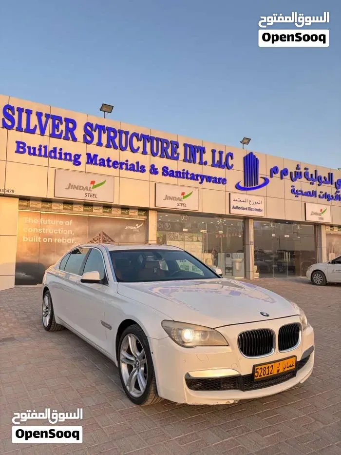 BMW 7 Series 2012 photo 2