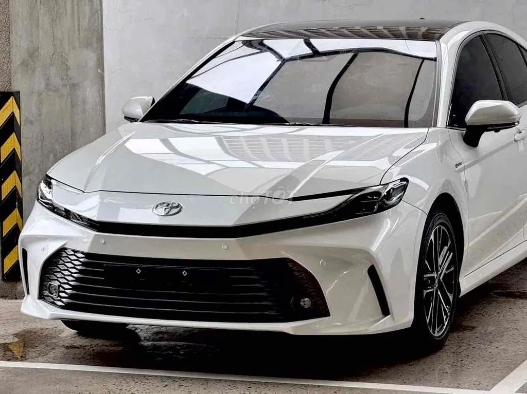 Toyota Camry 2026 photo 2