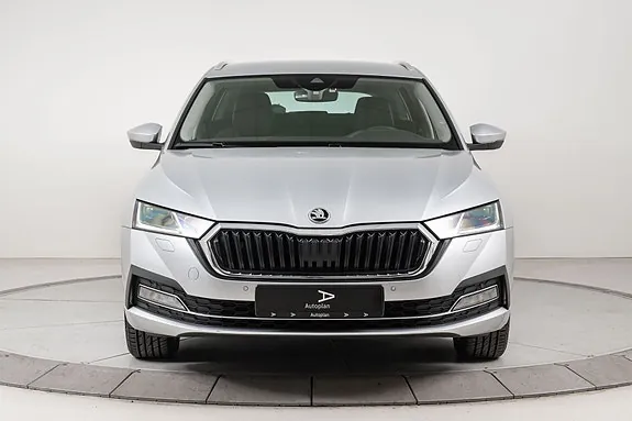 Skoda Octavia 2023 photo 4