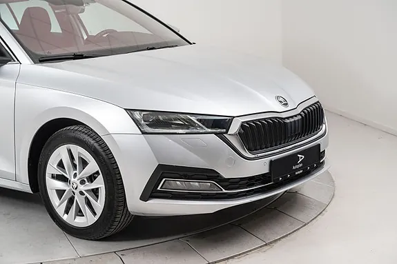 Skoda Octavia 2023 photo 3