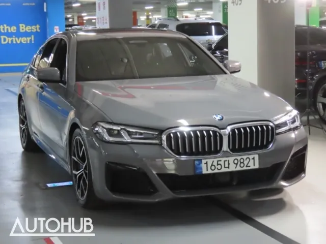 BMW 5 Series 2022 photo 2
