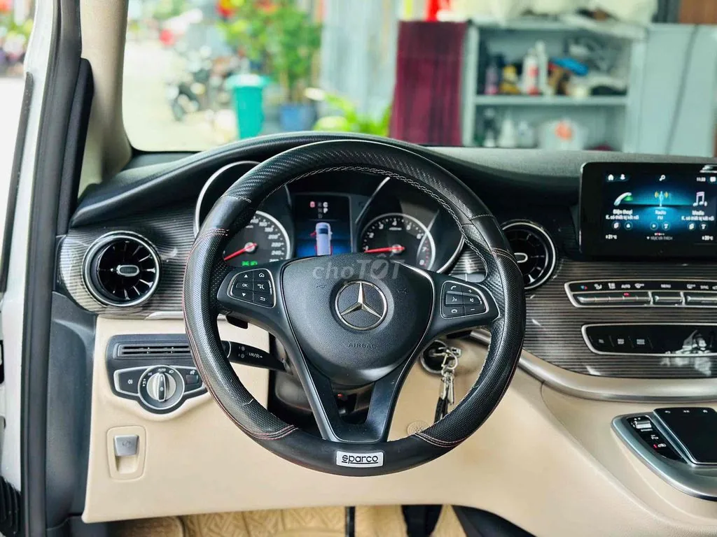 Mercedes-Benz V-Class 2021 photo 4