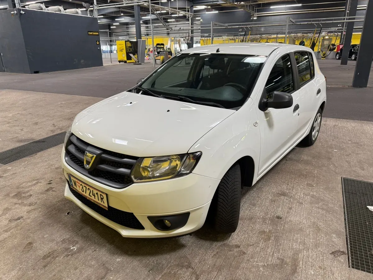 Dacia Sandero 2016 photo 2