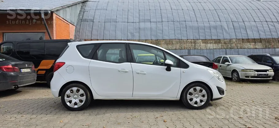 Opel Meriva 2013 photo 2