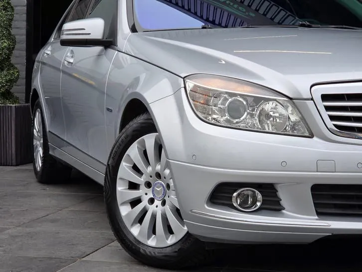 Mercedes-Benz C-Class 2010 photo 2