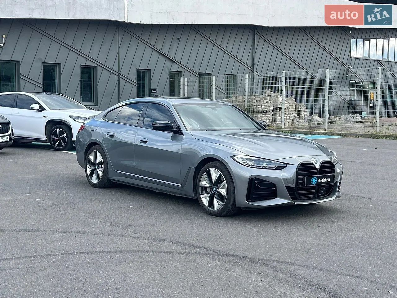 BMW I4 2023 photo 5