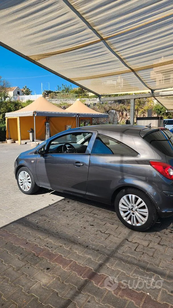 Opel Corsa 2011 photo 3