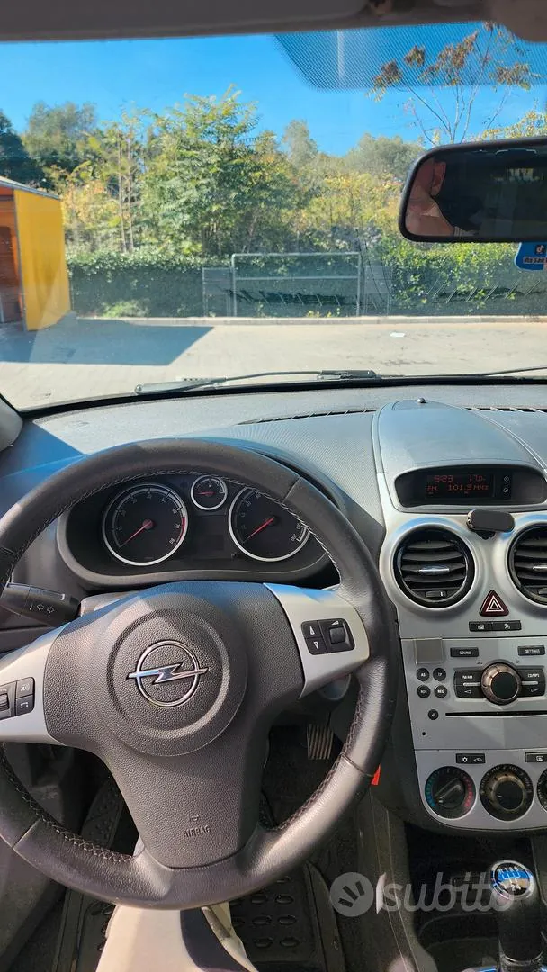 Opel Corsa 2011 photo 5