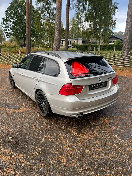 BMW 320D 2010 photo 2