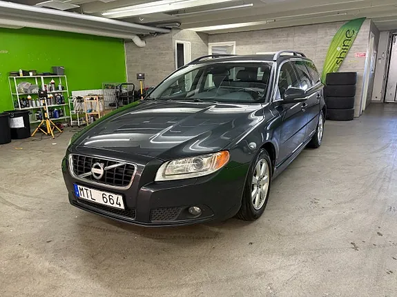 Volvo V70 2013 photo 2