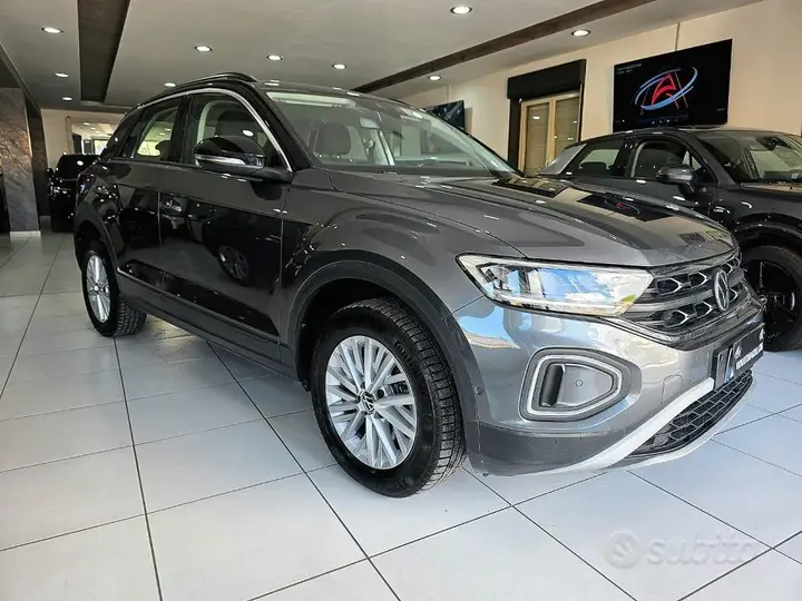 Volkswagen T-Roc 2022 photo 3