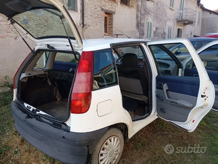 Fiat Punto 1996 photo 4