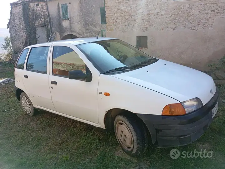 Fiat Punto 1996 photo 2