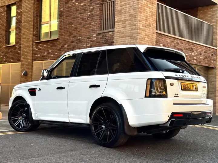 Land Rover Range Rover Sport 2010 photo 2