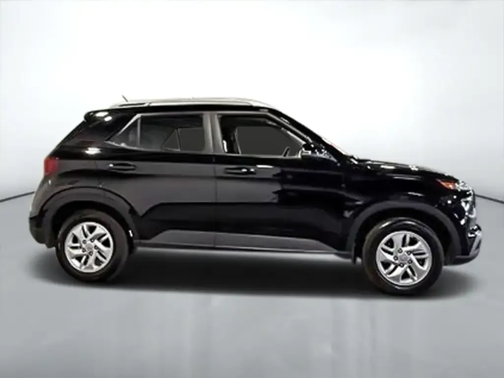 Hyundai Venue 2023 photo 2