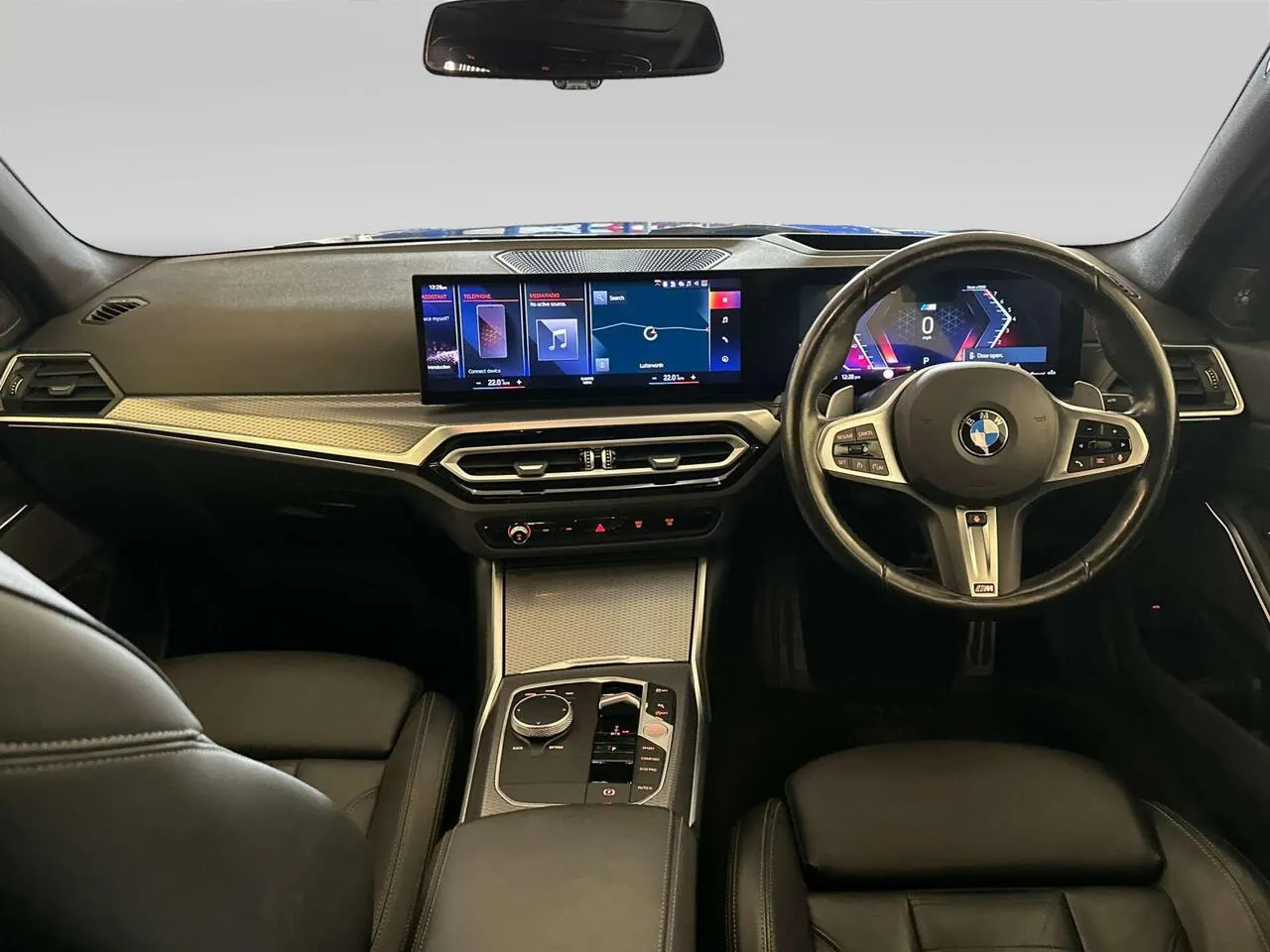 BMW 3 Series 2024 photo 3