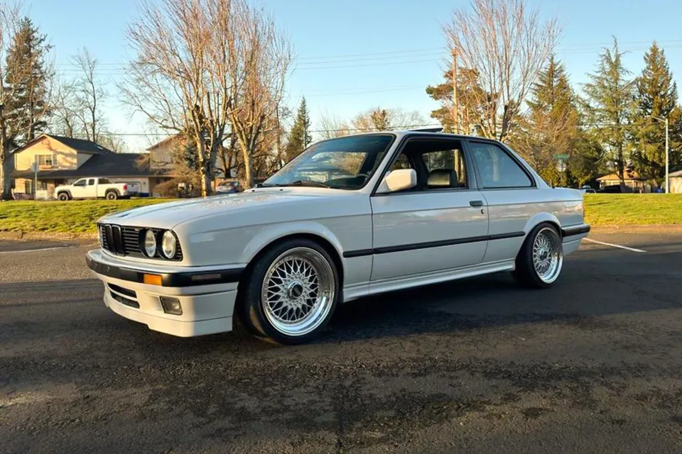 BMW E30