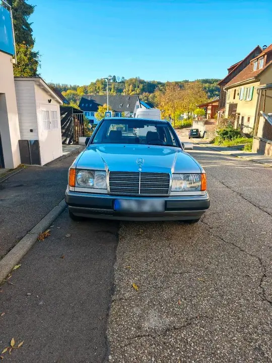 Mercedes-Benz W124