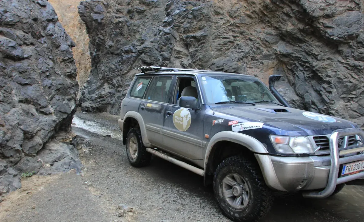 Nissan Patrol 2002 photo 2