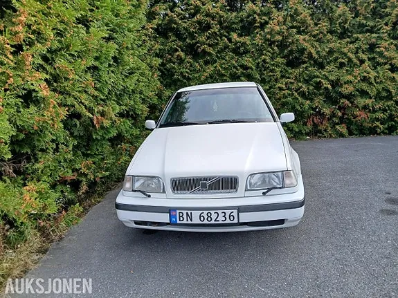 Volvo 460 1994 photo 2