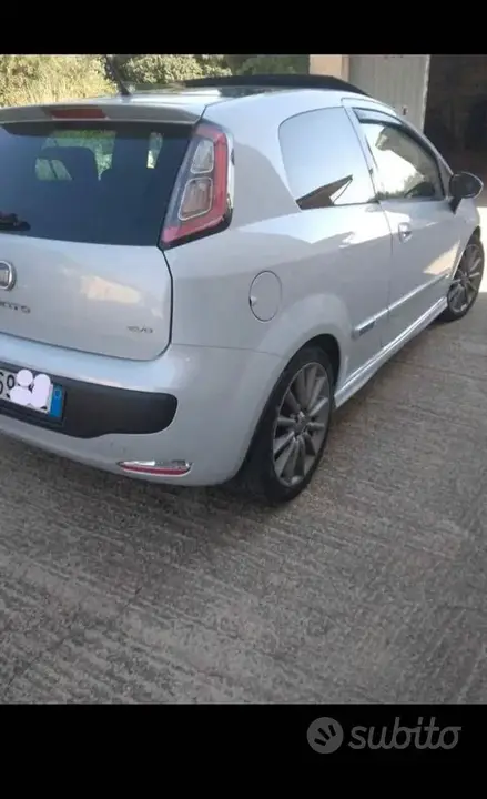 Fiat Punto Evo 2010 photo 2