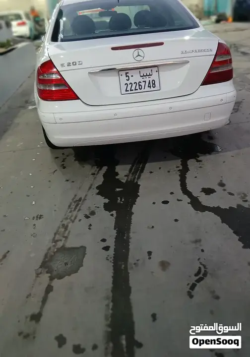 Mercedes-Benz E 200 2005 photo 2
