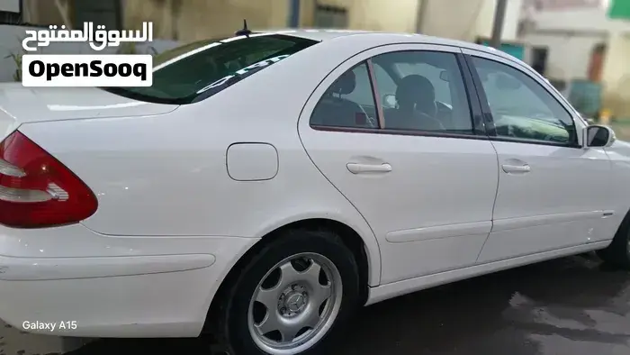 Mercedes-Benz E 200