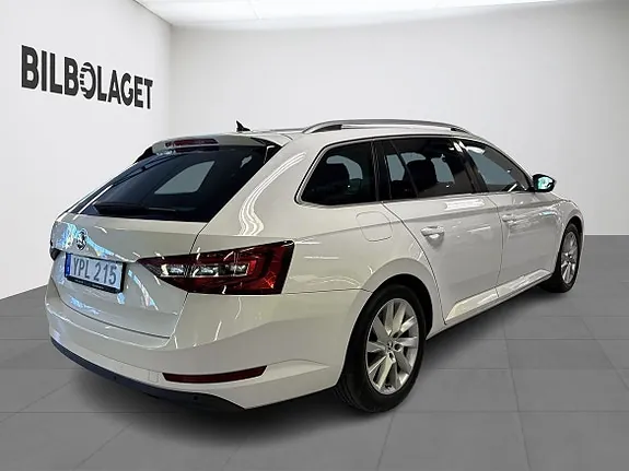 Skoda Superb 2018 photo 4