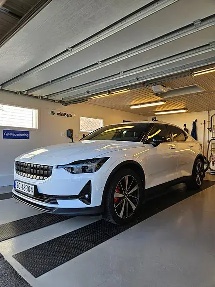 Polestar 2 2021 photo 2