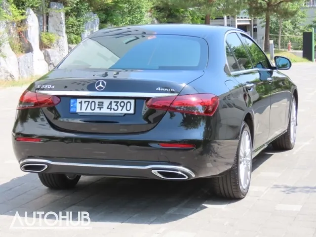 Mercedes-Benz E-Class 2023 photo 3