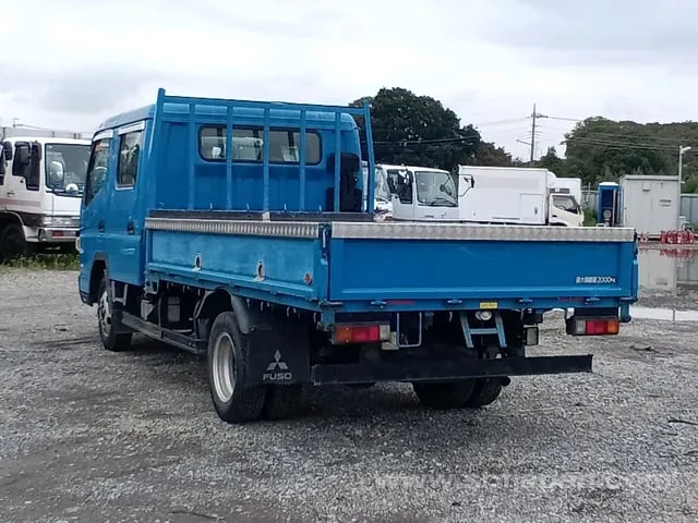 Mitsubishi Canter 2013 photo 3