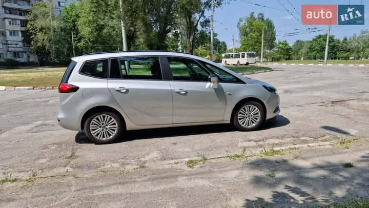 Opel Zafira 2018 photo 3