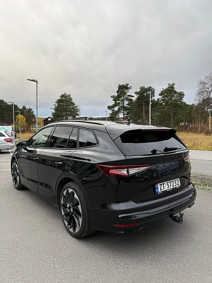 Skoda Enyaq 2023 photo 2