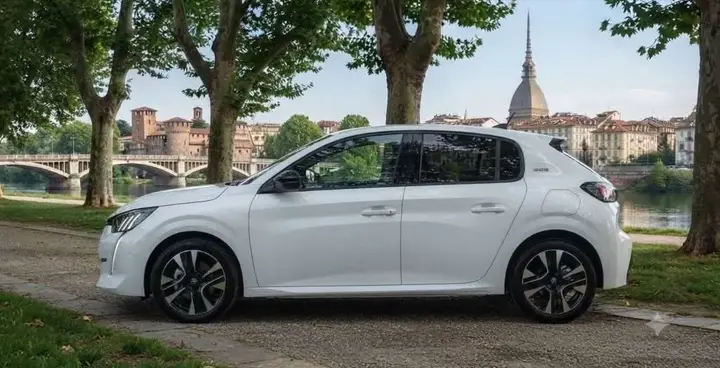 Peugeot 208 2026 photo 3
