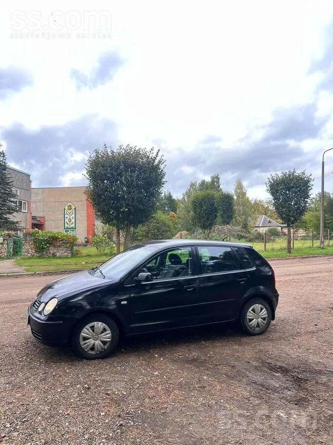 Volkswagen Polo 2002 photo 2