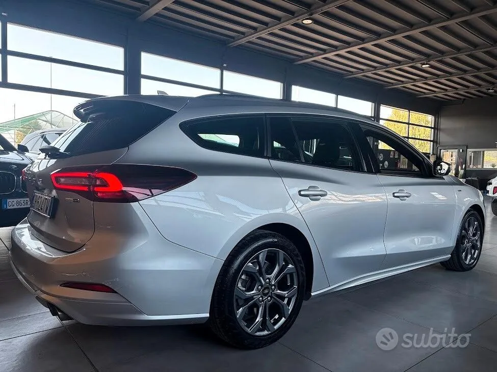 Ford Focus 2023 photo 4