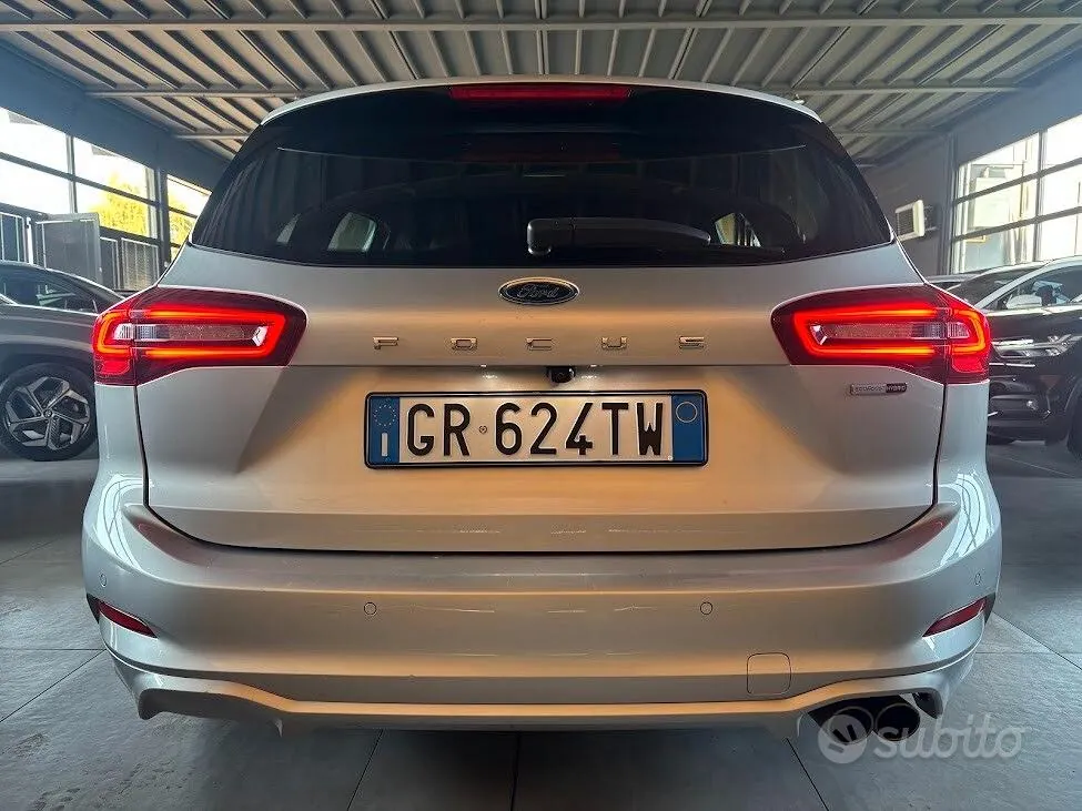Ford Focus 2023 photo 3