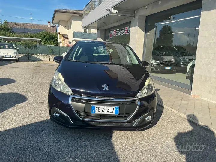 Peugeot 208 2015 photo 3