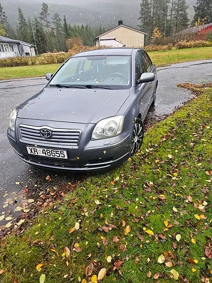 Toyota Avensis 2005 photo 2