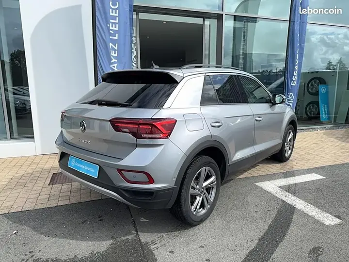 Volkswagen T-Roc 2025 photo 2