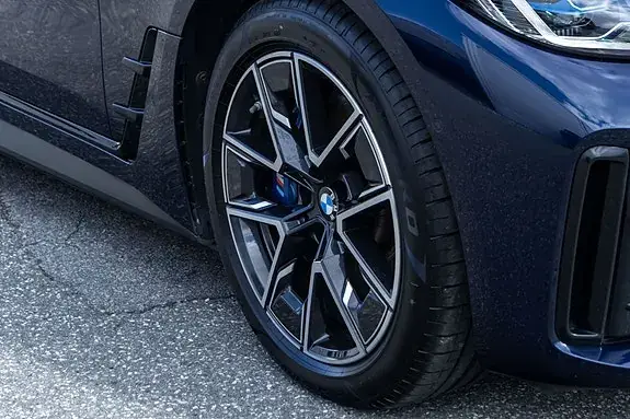 BMW I4 2023 photo 3