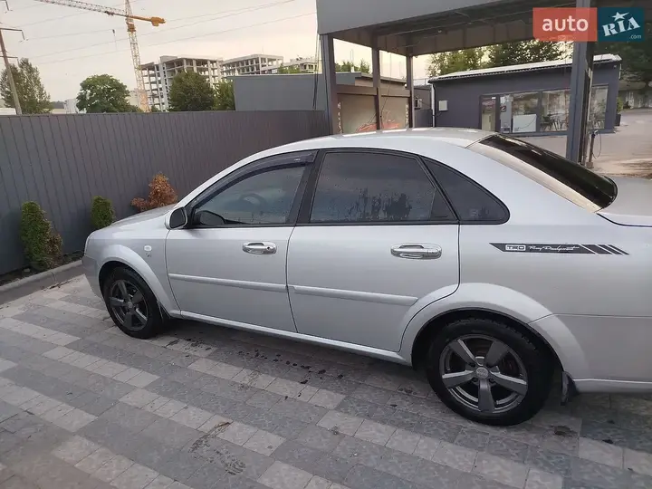Chevrolet Lacetti 2011 photo 2