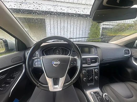 Volvo V40 2012 photo 5