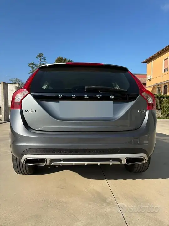 Volvo V60 2018 photo 2