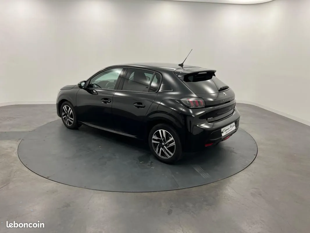 Peugeot 208 2023 photo 3