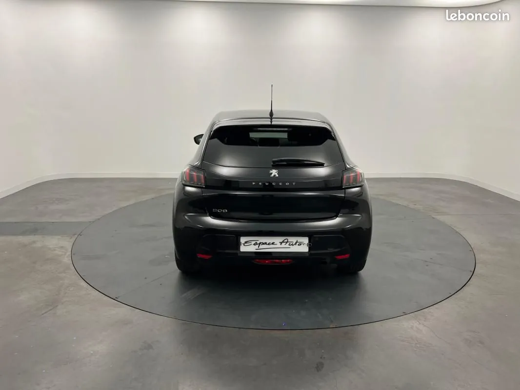 Peugeot 208 2023 photo 4