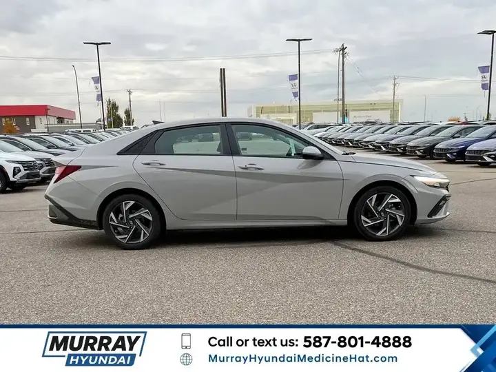 Hyundai Elantra 2025 photo 4