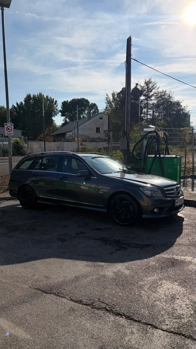 Mercedes-Benz C-Class 2009 photo 2